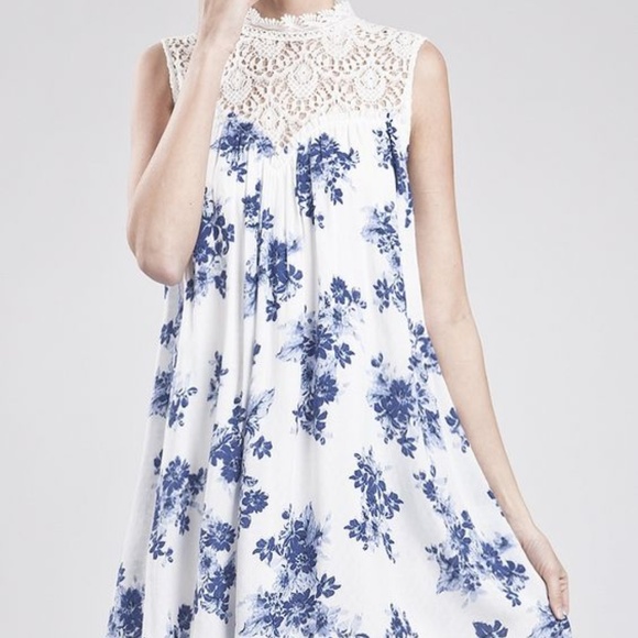 Dakota Viola Blu Pepper Urban Outfitters Dresses & Skirts - Medium China Blue Floral Lace Dress Fully Lined